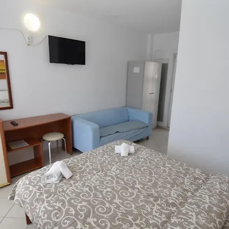 Hostel Iunnona Sea *