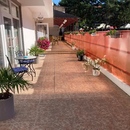Hostel Iunnona Sea