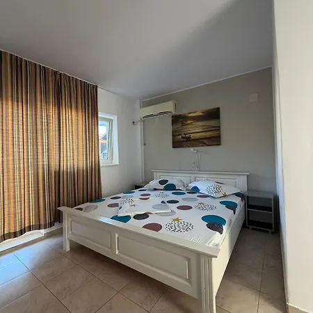 Hostel Iunnona Sea